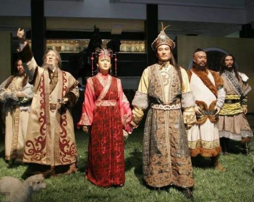 王昭君死後,受到怎樣的待遇?莫高窟一幅壁畫,看出匈奴人的兇殘 王昭君死後,受到怎樣的待遇?莫高窟一幅壁畫,看出匈奴人的兇殘