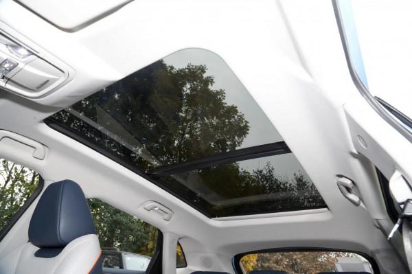 想買20萬以內的SUV，可以看看瑪奇朵DHT-PHEV，坐著舒服還省油