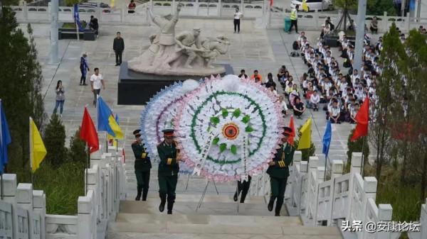 牛蹄嶺（六行詩23首）——寫給1071個死而無名的男人