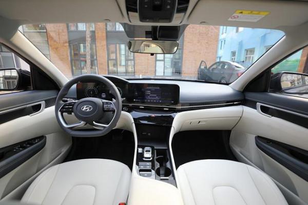 200馬力+10.4英寸中控大屏,第五代的這款車更潮、更聽話! 200馬力+10.4英寸中控大屏,第五代的這款車更潮、更聽話!