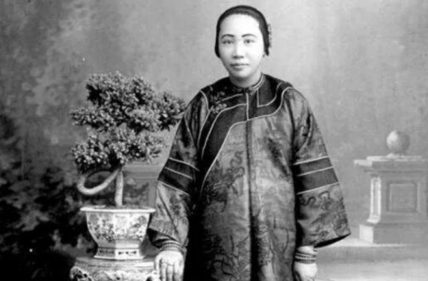 不止是餵奶那麼簡單!清朝皇室乳母,到底是什麼角色? 不止是餵奶那麼簡單!清朝皇室乳母,到底是什麼角色?