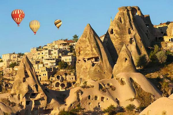 盤點世界上九處壯觀的“古崖居”其中一些仍然有人居住