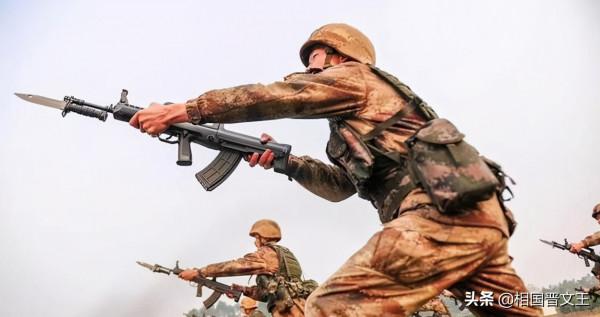 對越作戰結束後,我軍三稜刺刀被“禁用”了?其實是被淘汰了 對越作戰結束後,我軍三稜刺刀被“禁用”了?其實是被淘汰了