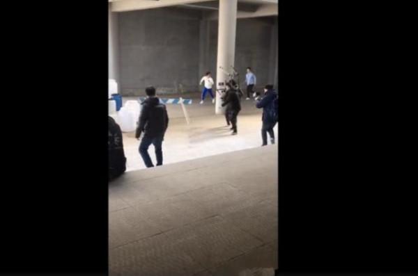 原來跑男撕名牌是這麼拍的,被哄了好多年!網友還以為在拍戲呢 原來跑男撕名牌是這麼拍的,被哄了好多年!網友還以為在拍戲呢