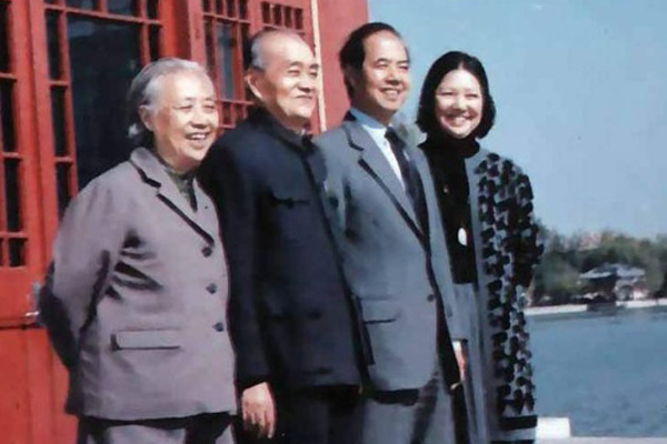 胡喬木填了一首《沁園春》,毛主席改動了最後四句,堪稱神來之筆 胡喬木填了一首《沁園春》,毛主席改動了最後四句,堪稱神來之筆