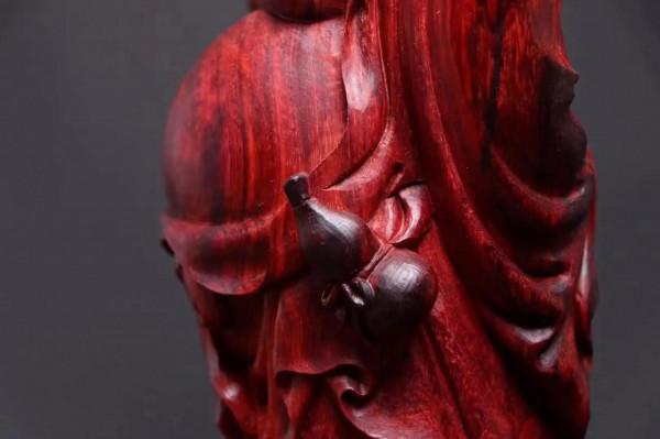 腰掛葫蘆人間走，仰頭望天哈哈笑！這木雕彌勒，活了