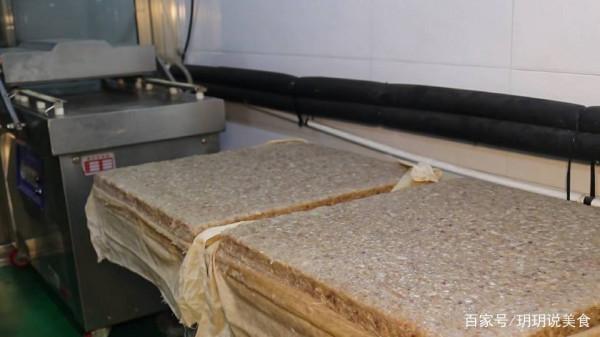 山東大姨賣純手工美食，立志做第二個老乾媽，25元一斤日售2千斤