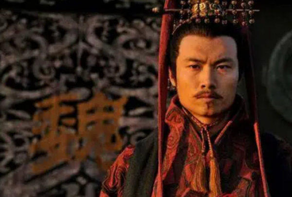 曹丕看見兩頭牛打架，讓曹植作詩，詩中不能出現牛，結果流傳千古