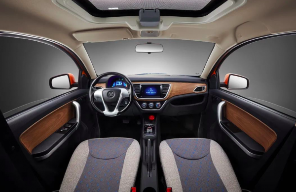 2款舒適型低速電動車來了，搭載4000W交流電機，最大續航180公里