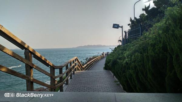 全鍵盤手機的落日餘暉：黑莓Key2上手評測