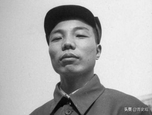 1942年，山東老百姓主動拿出自家棺材，為一位八路軍團長下葬