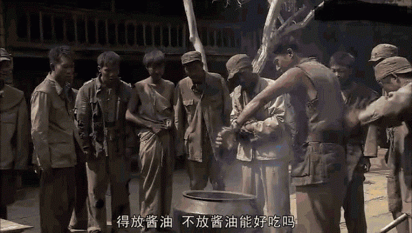 我的團長我的團原著:東北佬李烏拉死後,老鄉迷龍揹著他要走回家 我的團長我的團原著:東北佬李烏拉死後,老鄉迷龍揹著他要走回家