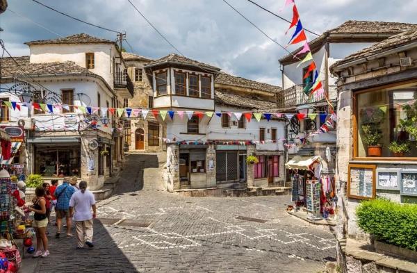 阿爾巴尼亞接受中國百億援助,卻反咬一口抹黑中國,後來怎麼樣? 阿爾巴尼亞接受中國百億援助,卻反咬一口抹黑中國,後來怎麼樣?