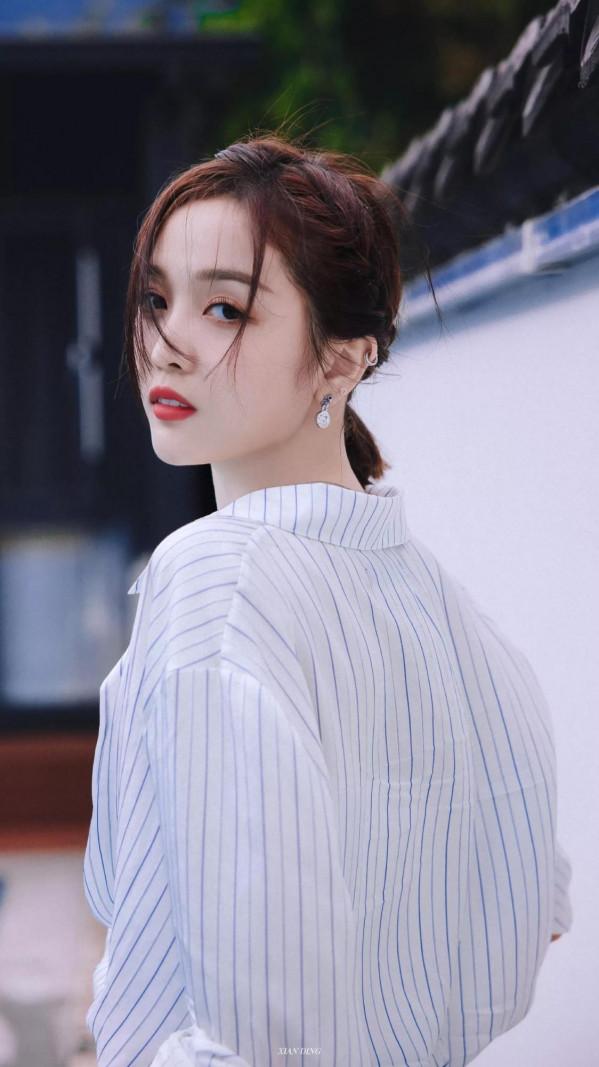 吳宣儀唯美桌布