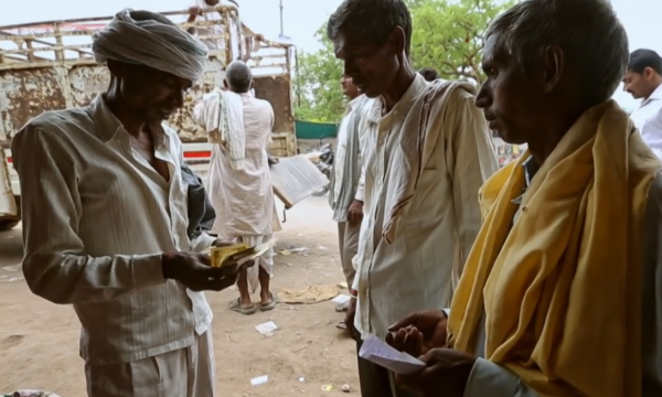 印度奇葩喪宴，為了面子請客2500人，結果揹負高額債務