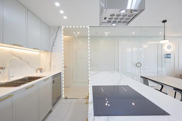 180㎡少買軟裝，看起來“家徒四壁”的韓式裝修，實際上明亮不俗