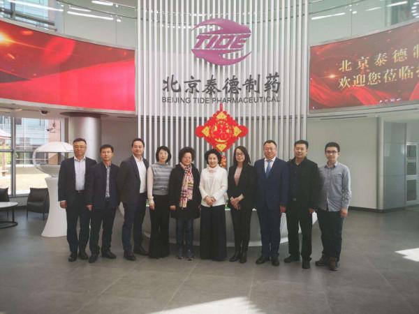 傳奇女富豪鄭翔玲：14歲特招入伍，退伍後嫁入豪門，現身家440億