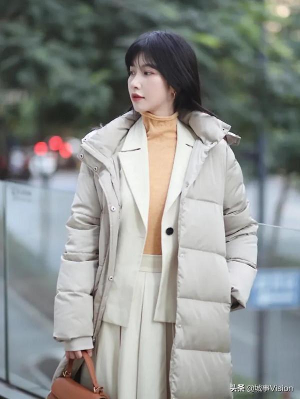 秋冬標配丨與自然融為一體的針織衫定格輕熟魅力