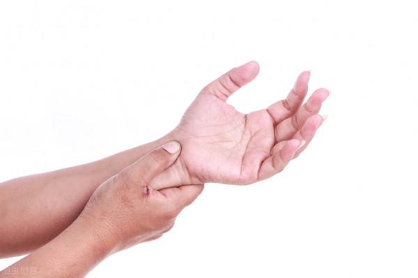 單板新手注意——保護好手腕才能slay雪場