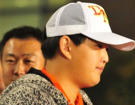 趙本山的兒子在直播中說自己的工資不到一萬元，你怎麼看？