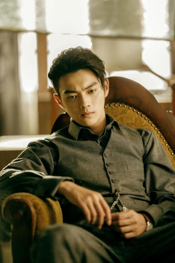 沒氣質就別霍霍民國劇，這6位演貴公子自帶貴氣，溫文爾雅太有範