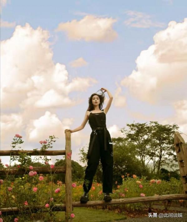 劉詩詩登上《時尚芭莎》閉年刊,baby新封面返璞歸真,偽素顏出鏡 劉詩詩登上《時尚芭莎》閉年刊,baby新封面返璞歸真,偽素顏出鏡