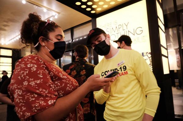 疫情後聯大首次舉辦“線上+線下”會議:親自參會須證明完全接種疫苗 疫情後聯大首次舉辦“線上+線下”會議:親自參會須證明完全接種疫苗