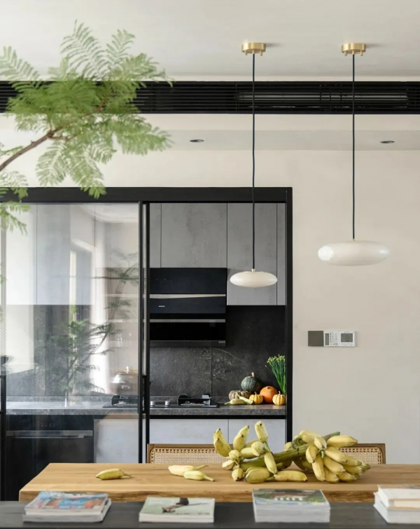 走進這個111㎡的家，感受讓人嚮往的純粹素淨和野趣自然