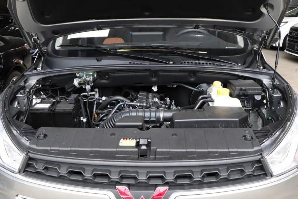 五菱宏光S3對比斯威X7，國產中型SUV如何選擇？