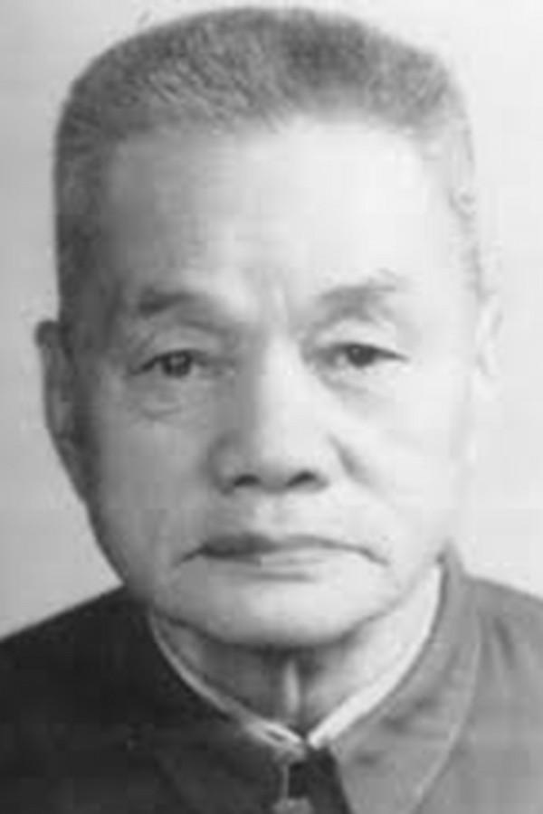 他50歲擔任福建省副省長，53歲被免職，56歲擔任福建省省長