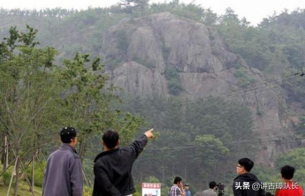 鞠躬盡瘁卻跳崖而亡,韓國前總統盧武鉉葬禮:18萬人祭奠 鞠躬盡瘁卻跳崖而亡,韓國前總統盧武鉉葬禮:18萬人祭奠