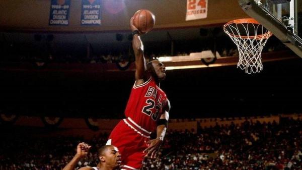 公牛退役球衣僅4個號碼,喬丹鐵血名帥領銜公牛隊退役的球衣號碼 公牛退役球衣僅4個號碼,喬丹鐵血名帥領銜公牛隊退役的球衣號碼