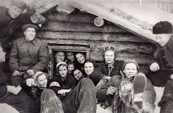 1959年，9人登山小隊誤入“死亡之山”無一人生還，真相眾說紛紜