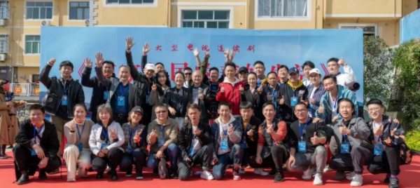 紅樓夢演員合拍電視劇！57歲賈寶玉滿頭白髮，61歲柳湘蓮帥氣依舊