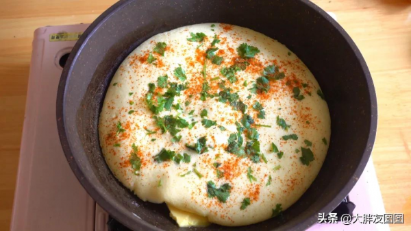 教你煎出軟蓬蓬的雞蛋餅，比棉花還柔軟，看著就流口水了