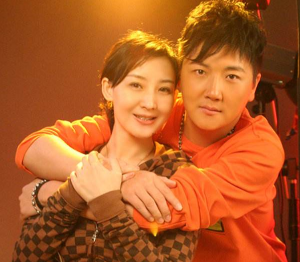 拋棄9年髮妻買紅妹,閃婚3婚潘蔚,孫楠究竟是薄情還是活得真實? 拋棄9年髮妻買紅妹,閃婚3婚潘蔚,孫楠究竟是薄情還是活得真實?