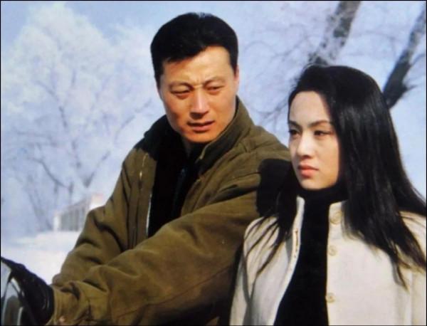 任程偉：妻子陪我住地下室7年，成名後更把妻子當成寶