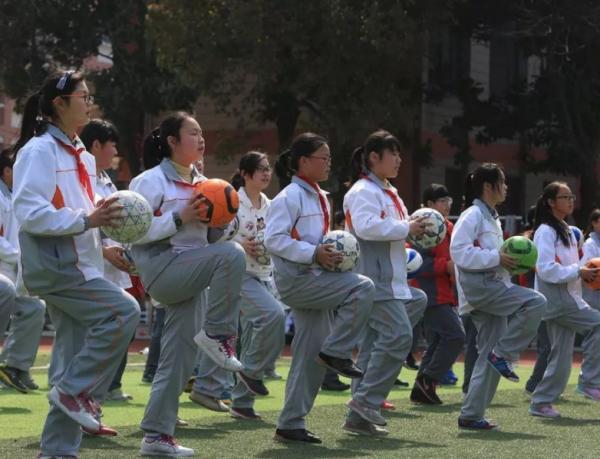 學生遇到校園暴力,父母的態度很重要,嘗試讓孩子做到3件事 學生遇到校園暴力,父母的態度很重要,嘗試讓孩子做到3件事