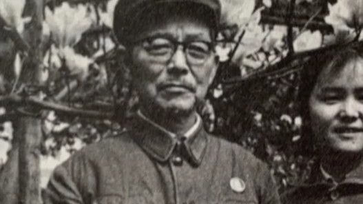 1996年，西班牙政府邀請一群平民來訪，他們是誰？