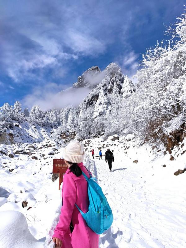 川西秘境，冬季玩雪聖地，銀裝素裹的燕子溝，美不勝收