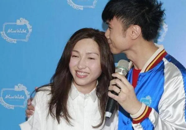 以“保姆”身份照顧古巨基22年,52歲高齡生娃,陳韻晴到底圖啥? 以“保姆”身份照顧古巨基22年,52歲高齡生娃,陳韻晴到底圖啥?