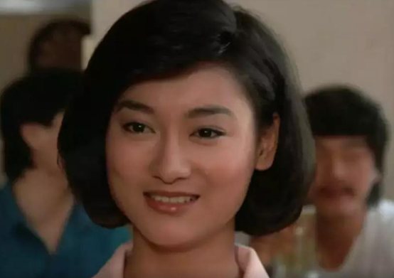 當過舞女做過乞丐,曾抑鬱自殺的惠英紅,為何被章子怡稱為";神";? 當過舞女做過乞丐,曾抑鬱自殺的惠英紅,為何被章子怡稱為";神";?