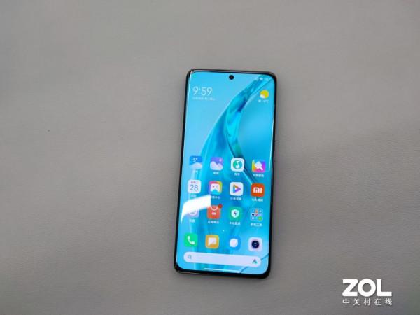 連夜蹲點小米之家，只為拍到小米12上手圖賞