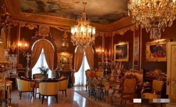 香港演員賣3億豪宅,馬桶20W、花瓶60W,卻帶家人住進小房子 香港演員賣3億豪宅,馬桶20W、花瓶60W,卻帶家人住進小房子