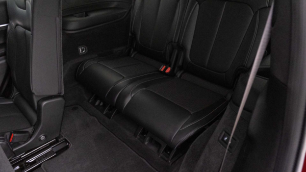 2022款吉普大切諾基L可裝配前排乘客螢幕 選裝售價1095美元 2022款吉普大切諾基L可裝配前排乘客螢幕 選裝售價1095美元