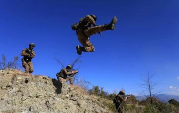 ​南部戰區打響新年第一槍，官兵開展實戰演練，協同作戰鬥志昂揚