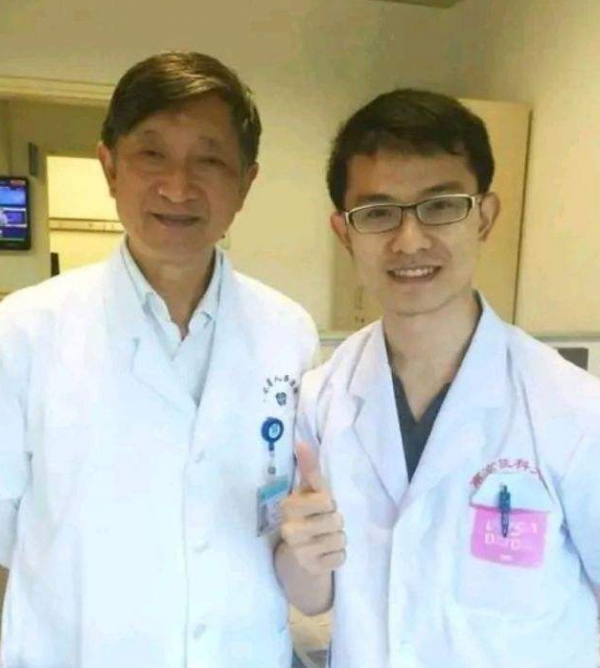 小夥得了怪病，醫生看不出病因，為自救考醫科大學後找到治療方法