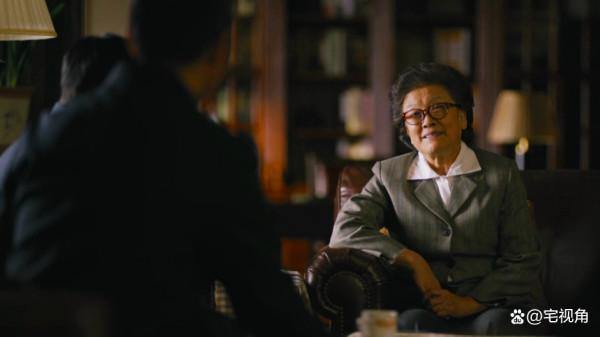 人世間：金月姬為什麼要幫周秉義換工作？難道真的是為了報恩？