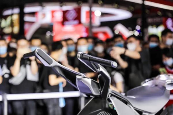 這三臺絕對是本屆摩博會最帥、最霸氣、最科幻的，國產未來可期