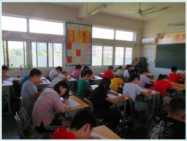 11名初中生因分班代考被學校勸退，網友：分班考試不是不允許了嗎